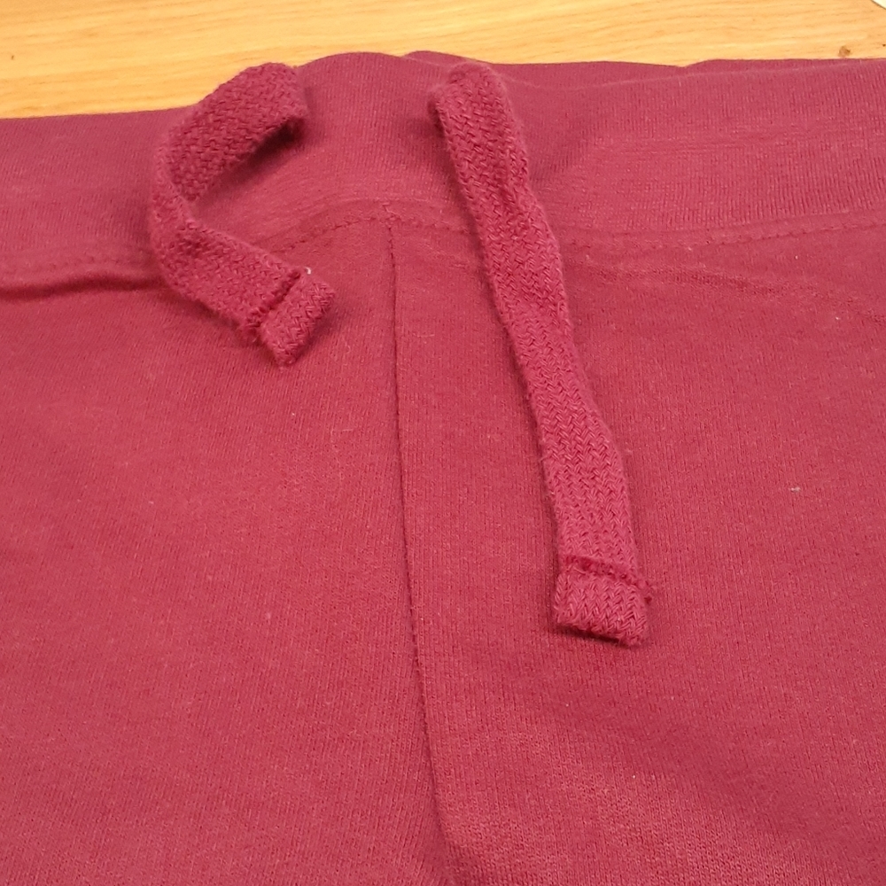 Capris Maroon - Picture 2 of 4